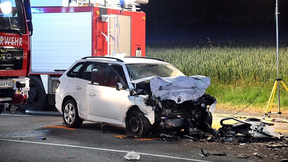 Warum die Frau auf die Gegenfahrbahn kam, ist bisher nicht gekl&auml;rt.