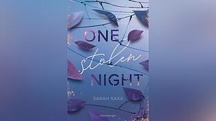 „One Stolen Night“ von Sarah Saxx, 384 Seiten, erschienen bei Ravensburger. „One Stolen Night“ von Sarah Saxx, 384 Seiten, erschienen bei Ravensburger.