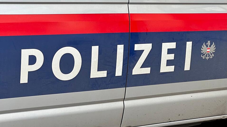 Ein Verungl&uuml;ckter kam ins Krankenhaus, die Deutsche konnte nicht gerettet werden. (Symbolbild)