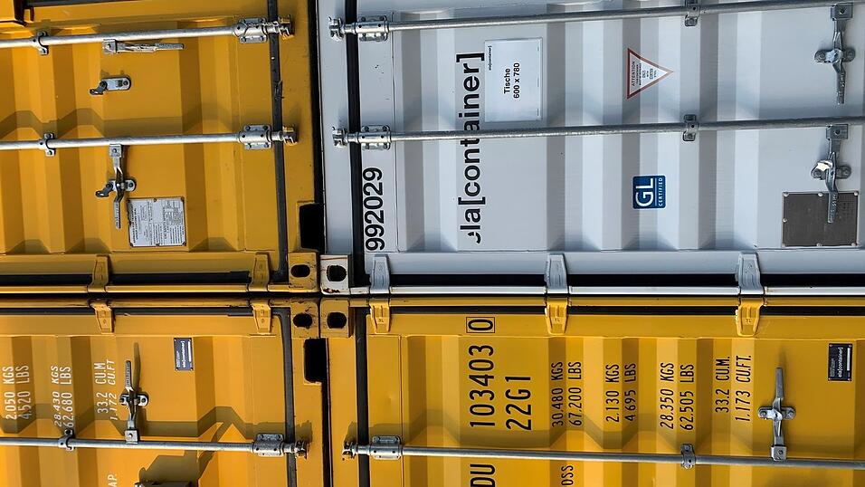 Mehr Container herstellen will die Firma Ela in Pfrombach und deshalb erweitern. Ein Bürgerbegehren will das verhindern. Mehr Container herstellen will die Firma Ela in Pfrombach und deshalb erweitern. Ein Bürgerbegehren will das verhindern.