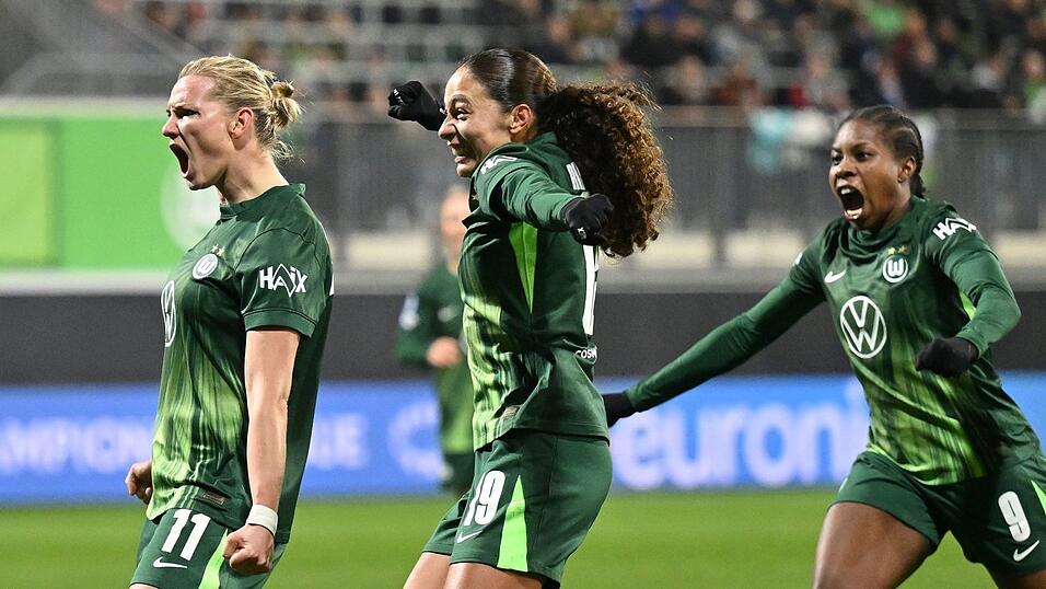 Alexandra Popp (l) jubelt nach ihrem Tor zum 1:0 für den VfL Wolfsburg. Alexandra Popp (l) jubelt nach ihrem Tor zum 1:0 für den VfL Wolfsburg.