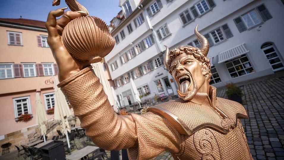 Die Gestalt aus Bronze soll an eine Legende aus der Stadt erinnern. Die Gestalt aus Bronze soll an eine Legende aus der Stadt erinnern.