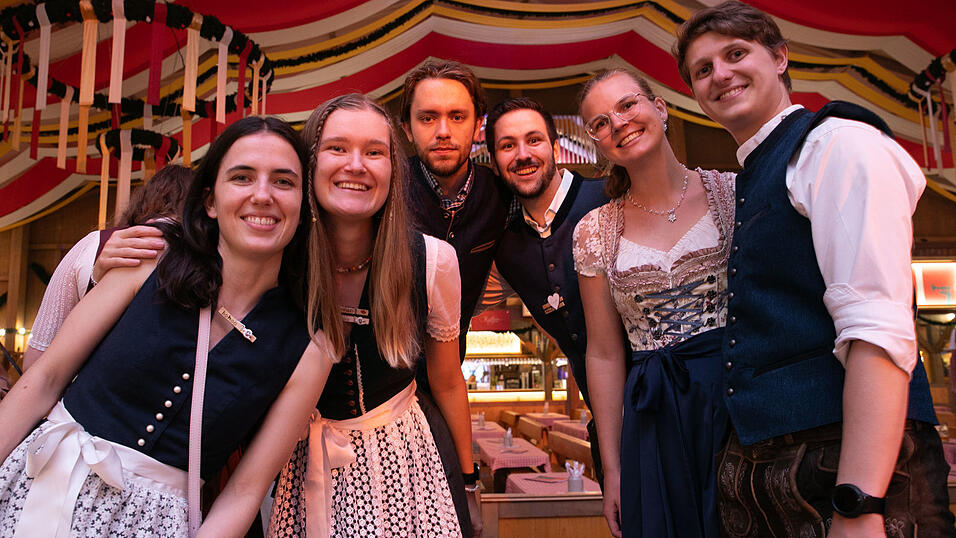 Die Partybilder vom Sonntag, 17. August, aus dem Festzelt Krönner. Die Partybilder vom Sonntag, 17. August, aus dem Festzelt Krönner.