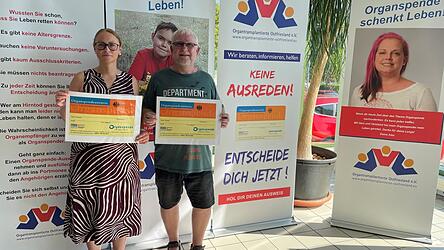 3. B&uuml;rgermeisterin Daniela Lemberger und Wolfgang Rie&szlig;elmann vom Gesundheitsamt Cham freuen sich, dass die Wanderausstellung zu diesem wichtigen Thema in Lam Station macht.