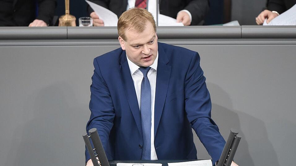 Stegemann hatte erst vor wenigen Tagen in der Debatte über Pflegekosten mit der Forderung Aufsehen erregt, dass auch Wohneigentum herangezogen werden sollte. (Archivbild) Stegemann hatte erst vor wenigen Tagen in der Debatte über Pflegekosten mit der Forderung Aufsehen erregt, dass auch Wohneigentum herangezogen werden sollte. (Archivbild)