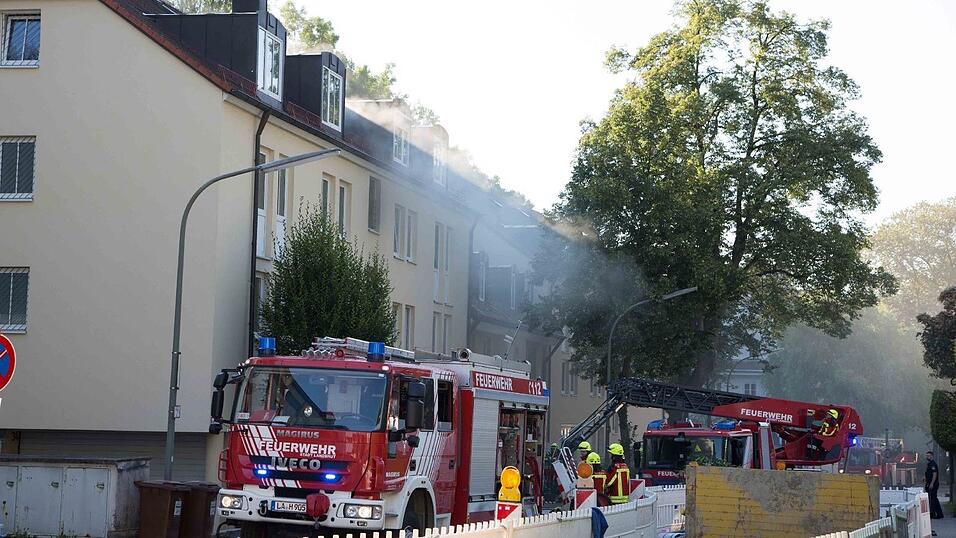 Am Montag musste die Feuerwehr gleich zweimal zu einem Brand in der Hagrainerstraße aufbrechen. Am Montag musste die Feuerwehr gleich zweimal zu einem Brand in der Hagrainerstraße aufbrechen.