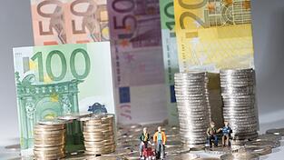 Mit ein paar einfachen Stromspar-Tricks bleibt am Monatsende mehr Geld in der Kasse.
