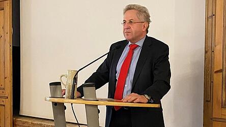 Hans-Georg Maa&szlig;en sprach in Sossau &uuml;ber fehlende Meinungsfreiheit und was aus seiner Sicht alles falsch l&auml;uft.