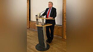 Hans-Georg Maa&szlig;en sprach in Sossau &uuml;ber fehlende Meinungsfreiheit und was aus seiner Sicht alles falsch l&auml;uft.