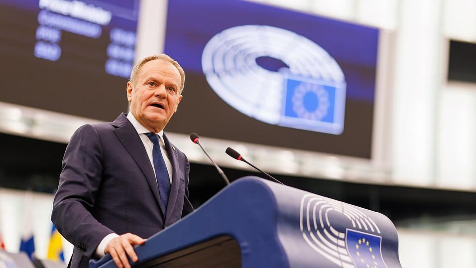 'Wenn Europa überleben will, muss es sich bewaffnen', sagte Donald Tusk am Mittwoch in Straßburg. 'Wenn Europa überleben will, muss es sich bewaffnen', sagte Donald Tusk am Mittwoch in Straßburg.