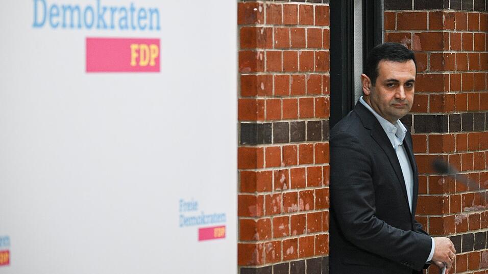 Bijan Djir-Sarai ist am Freitag als FDP-Generalsekretär zurückgetreten. Bijan Djir-Sarai ist am Freitag als FDP-Generalsekretär zurückgetreten.