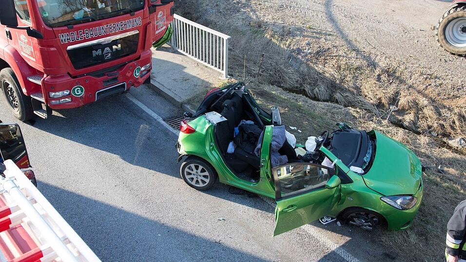 Bei einem Unfall in Oberm&uuml;nchen ist eine Person gestorben. Foto: FD