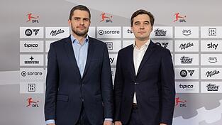 Marc Lenz (l.) und Steffen Merkel: Rekordzahlen beim Wirtschaftsreport der DFL. Marc Lenz (l.) und Steffen Merkel: Rekordzahlen beim Wirtschaftsreport der DFL.