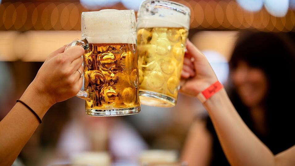 Millionen Deutsche haben ein Problem mit Alkohol, geht aus dem aktuellen Jahrbuch Sucht hervor