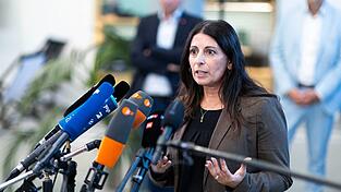 Die Gesamt- und Konzernbetriebsratsvorsitzende bei Volkswagen, Daniela Cavallo, bezeichnet das Vertrauen zum Vorstand als besch&auml;digt.