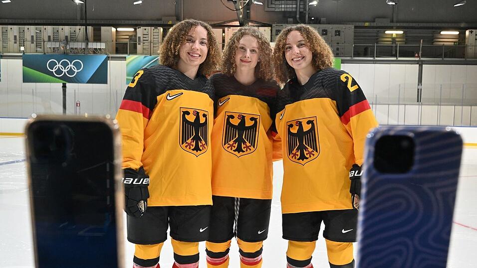 Au&szlig;enseiterinnen im olympischen Turnier: die deutschen Eishockeyspielerinnen Luisa Welcke, Svenja Voigt und Lilli Welcke (v.l.).