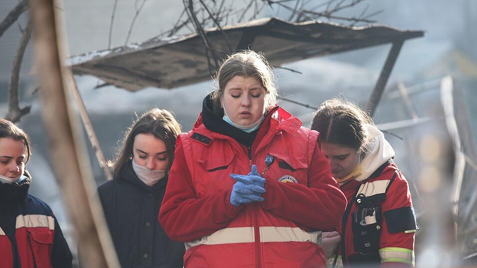 In der westukrainischen Stadt Ternopil wurde ein Wohnblock durch einen Marschflugkörper zerstört. In der westukrainischen Stadt Ternopil wurde ein Wohnblock durch einen Marschflugkörper zerstört.