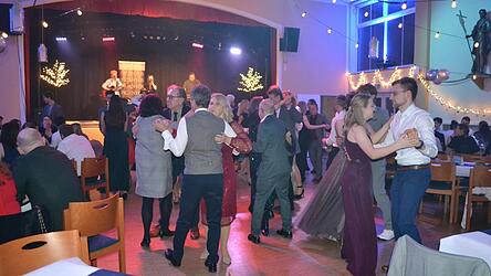 Die Tanzfl&auml;che war stets gut gef&uuml;llt.  Fotos: