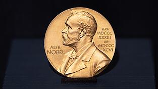 Der Literaturnobelpreis wird jedes Jahr in Stockholm vergeben. (Symbolbild) Der Literaturnobelpreis wird jedes Jahr in Stockholm vergeben. (Symbolbild)
