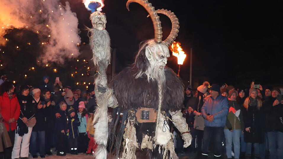 Mehrere hundert Zuschauer verfolgten das eindrucksvolle Spektakel.