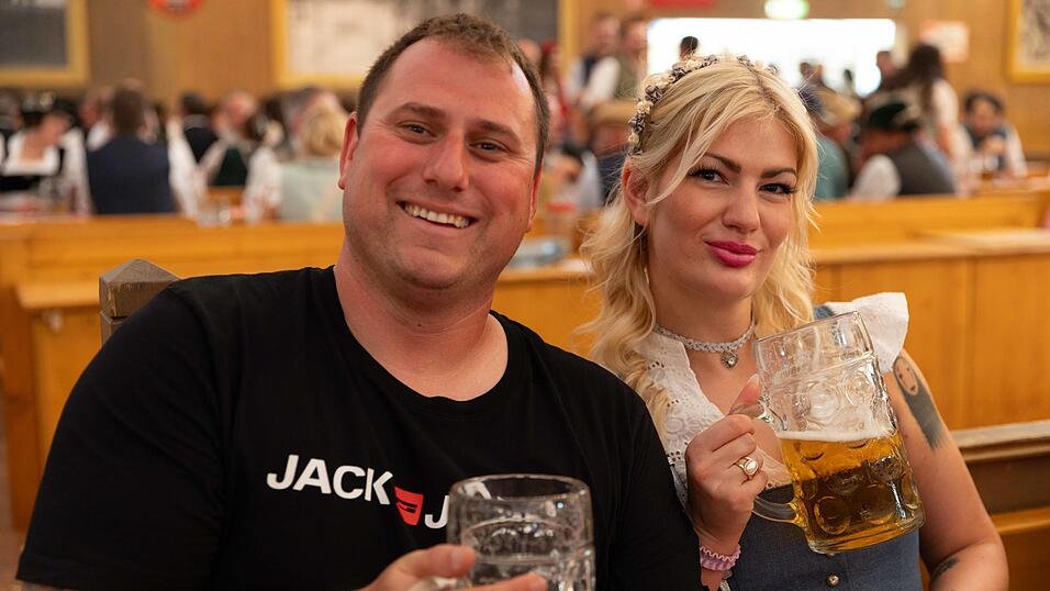 Die Partybilder vom Freitag, 7. August, aus dem Festzelt Krönner. Die Partybilder vom Freitag, 7. August, aus dem Festzelt Krönner.
