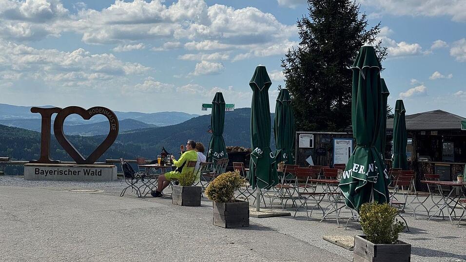 Aussicht mit Herz am Silberberg in Bodenmais.
