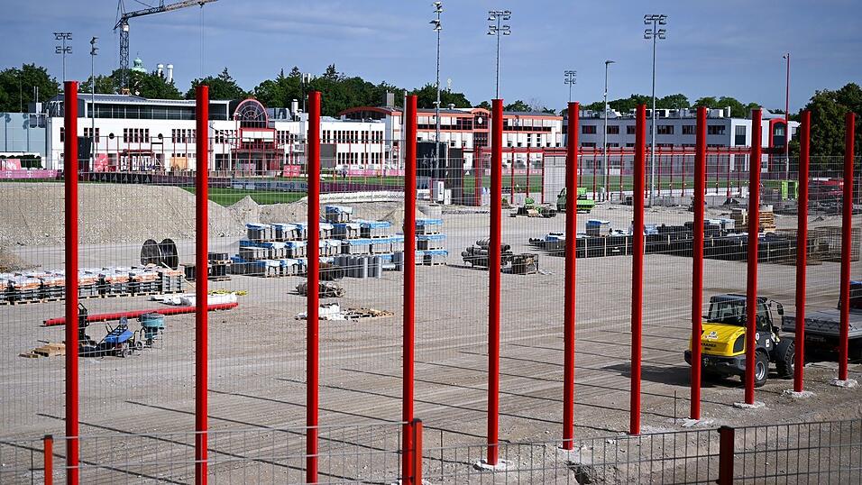 Es wird viel gebaut an der Säbener Straße. Es wird viel gebaut an der Säbener Straße.
