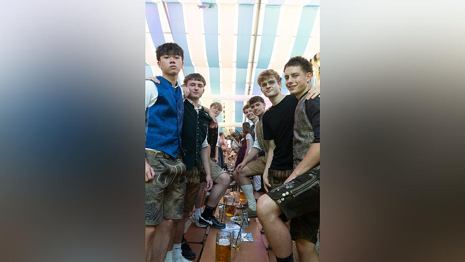 Die Partybilder vom Dienstag, 11. August, aus dem Festzelt Wenisch. Die Partybilder vom Dienstag, 11. August, aus dem Festzelt Wenisch.