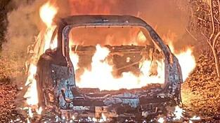 Im November 2025 brannte der gemietete Audi vollständig aus. Im November 2025 brannte der gemietete Audi vollständig aus.