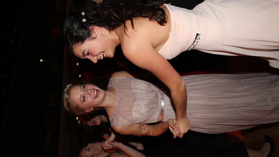 Die Bilder vom Abschlussball der Tanzschule Seidel in der Fraunhofer-Halle am 28. November. Die Bilder vom Abschlussball der Tanzschule Seidel in der Fraunhofer-Halle am 28. November.