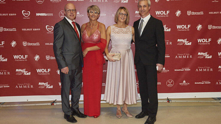 Die Metzgerzunft hat am Samstagabend in die Joseph-von-Fraunhofer-Halle eingeladen. Die Metzgerzunft hat am Samstagabend in die Joseph-von-Fraunhofer-Halle eingeladen.