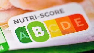 Ärzte, Verbraucherschützer und die SPD bevorzugen für die geplante Kennzeichnung von Lebensmitteln das farbige Logo Nutri-Score.