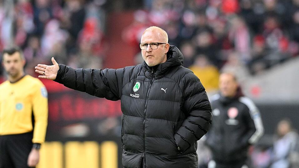 In der Winterpause will der neue Trainer Heiko Vogel seiner Mannschaft den Weg zu einer effektiveren Defensive zeigen.