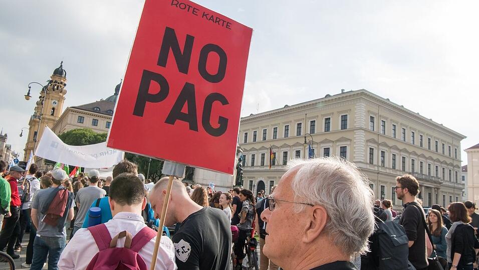 Das Bundesverfassungsgericht verhandelt am Dienstag und Mittwoch &uuml;ber zentrale Aspekte des bayerischen Polizeiaufgabengesetzes (PAG). (Archivbild)