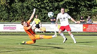 Das 2:0 für Lam erzielt Christian Mühlbauer gegen Kareths Keeper Anton Brunner. Das 2:0 für Lam erzielt Christian Mühlbauer gegen Kareths Keeper Anton Brunner.