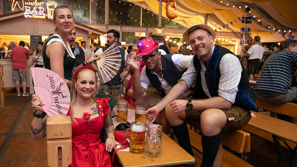 Die Partybilder vom Donnerstag, 14. August, aus dem Festzelt Reisinger. Die Partybilder vom Donnerstag, 14. August, aus dem Festzelt Reisinger.