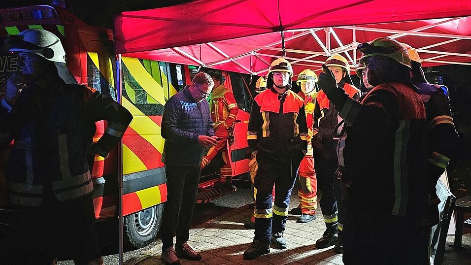 Die Feuerwehr war die ganze Nacht im Einsatz.