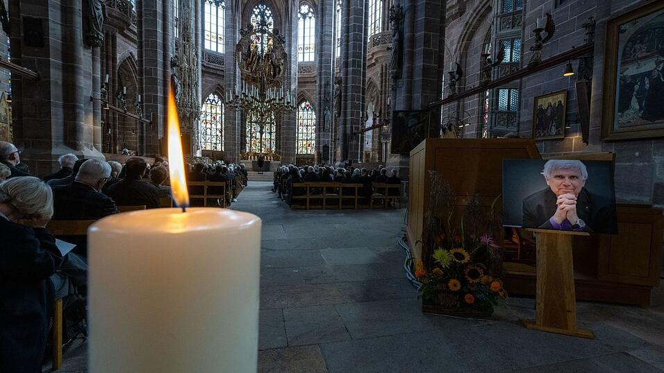 Die Trauerfeier fand in der Nürnberger Lorenzkirche statt.