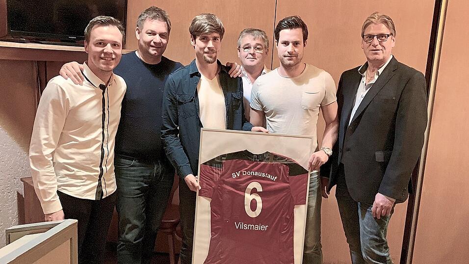 Sebastian Schätz, 2. Abteilungsleiter, Alexander Zandt, Andi Vilsmeier, Hans Melzl (sportlicher Leiter), Manuel Kainzbauer (Finanzen), Lothar Rengsberger (Abteilungsleiter), von links. Sebastian Schätz, 2. Abteilungsleiter, Alexander Zandt, Andi Vilsmeier, Hans Melzl (sportlicher Leiter), Manuel Kainzbauer (Finanzen), Lothar Rengsberger (Abteilungsleiter), von links.