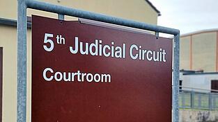 Knapp drei Kilometer hinter dem Tor zu den Rose Barracks in Vilseck befindet sich der Gerichtssaal des &bdquo;Judicial Circuit&ldquo;. Hier w&uuml;rde ein Prozess gegen den US-Soldaten stattfinden.