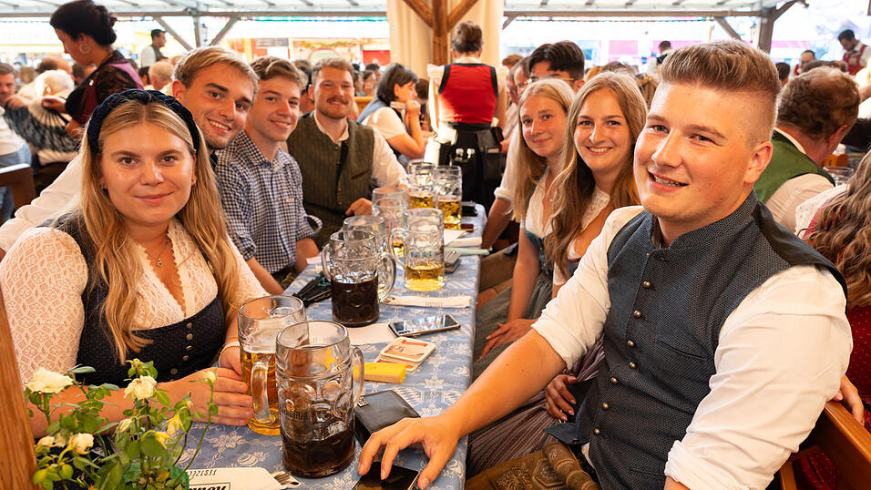 Die Partybilder vom Freitag, 16. August, aus dem Festzelt Nothaft. Die Partybilder vom Freitag, 16. August, aus dem Festzelt Nothaft.