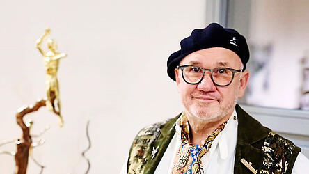Dieter Speth schafft ganz zauberhafte Werke, die er selbst als 'teilcollagierte Skulpturen' betitelt.