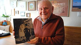 Unzählige alte Fotos hat Nik Söltl in den vergangenen Jahrzehnten gesammelt und archiviert. Eines seiner Lieblingsbilder stammt aus der eigenen Familie: Es zeigt ihn und Nachbarskind Resi als Brautpaar im Fasching. Unzählige alte Fotos hat Nik Söltl in den vergangenen Jahrzehnten gesammelt und archiviert. Eines seiner Lieblingsbilder stammt aus der eigenen Familie: Es zeigt ihn und Nachbarskind Resi als Brautpaar im Fasching.