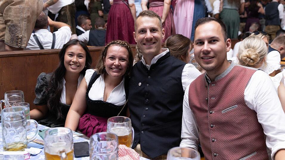 Die Partybilder vom Freitag, 7. August, aus dem Festzelt Wenisch. Die Partybilder vom Freitag, 7. August, aus dem Festzelt Wenisch.
