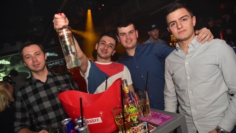 Partyfeeling pur auch am Freitag im Stars Landshut. Die DJs gaben Vollgas, auf der Tanzfl&auml;che und am Tresen herrschte Hochkonjunktur.