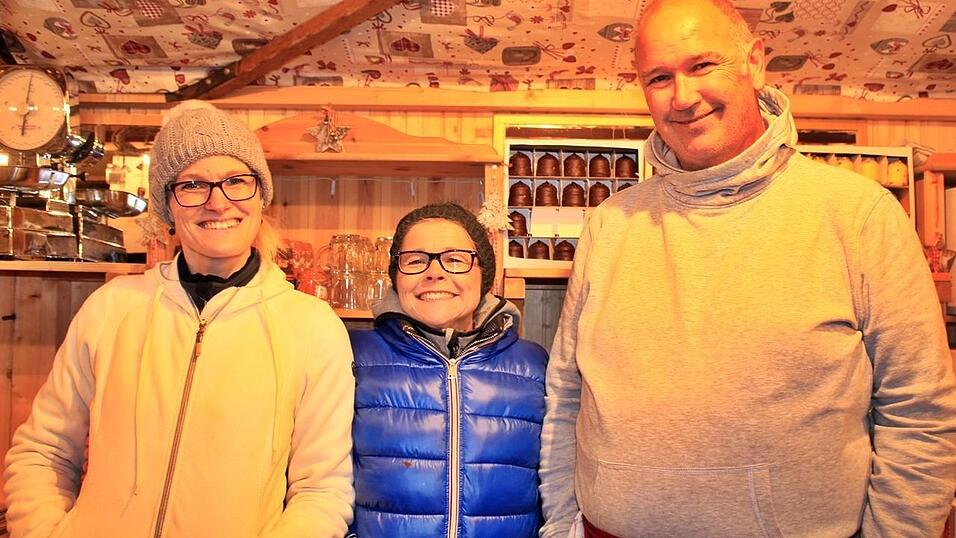 Am Donnerstagabend ist der Landshuter Christkindlmarkt eröffnet worden. Am Donnerstagabend ist der Landshuter Christkindlmarkt eröffnet worden.