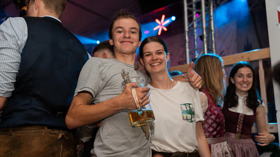 Die Partybilder vom Freitag, 11. August 2023, aus dem Festzelt Reisinger. Die Partybilder vom Freitag, 11. August 2023, aus dem Festzelt Reisinger.