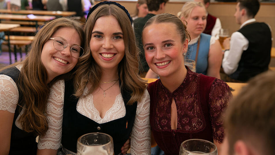 Die Partybilder vom Sonntag, 10. August, aus dem Festzelt Nothaft. Die Partybilder vom Sonntag, 10. August, aus dem Festzelt Nothaft.