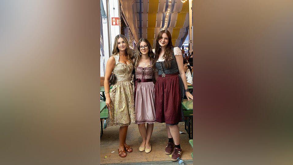 Die Partybilder vom Dienstag, 11. August, aus dem Festzelt Reisinger. Die Partybilder vom Dienstag, 11. August, aus dem Festzelt Reisinger.