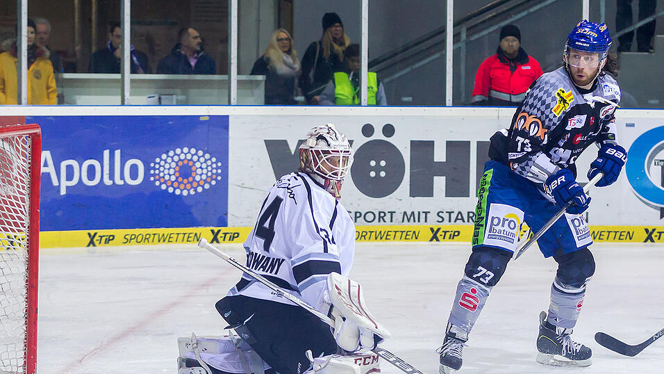 Gegen die anderen Tiger aus Nürnberg verloren die Straubinger mit 1:2 nach Verlängerung. Gegen die anderen Tiger aus Nürnberg verloren die Straubinger mit 1:2 nach Verlängerung.